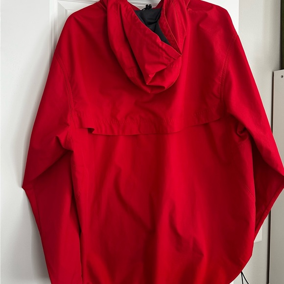 𝐍𝐈𝐊𝐄 𝐌𝐄𝐍𝐒 𝐖𝐈𝐍𝐃𝐁𝐑𝐄𝐀𝐊𝐄𝐑 - Picture 2 of 3